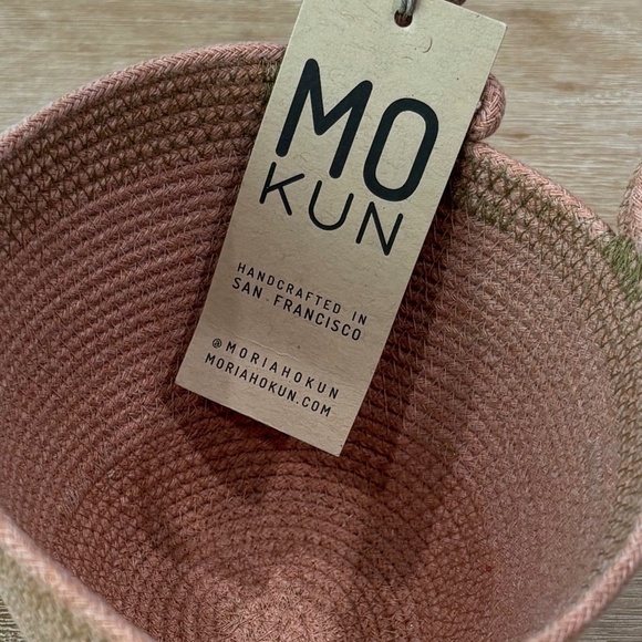 NWT MOKun Terracotta Medium Planter, Hand Dyed Handcrafted - Picture 4 of 10